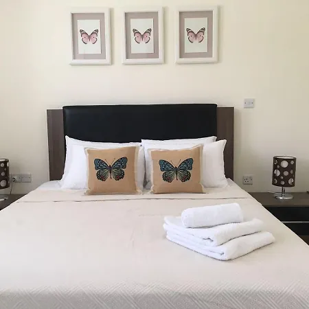 شقة Butterflies *